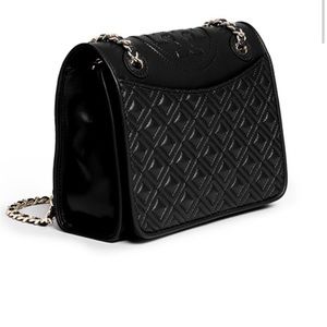 TORY BURCH
BLACK 'FLEMING' MEDIUM QUILTED LEATHER BAG